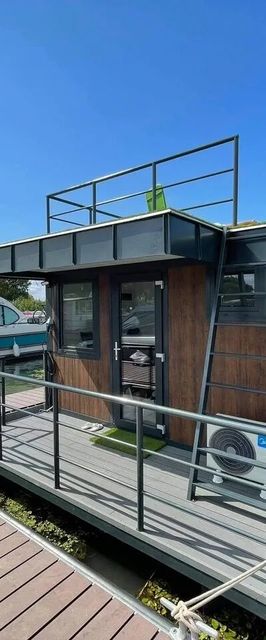 Panoráma Úszóház 1 Abádszalók