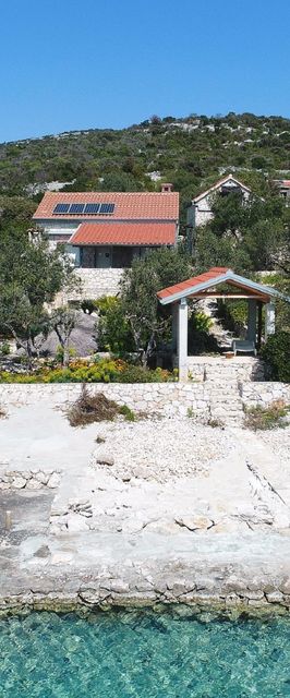 House Zelanto Mali Tkon