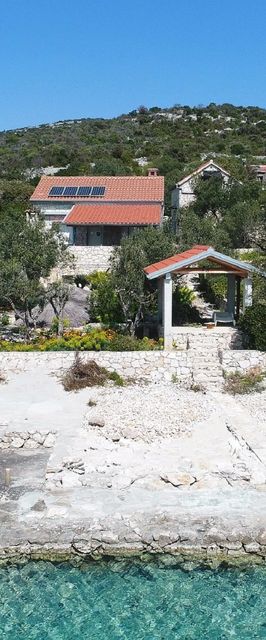 House Zelanto Mali Tkon