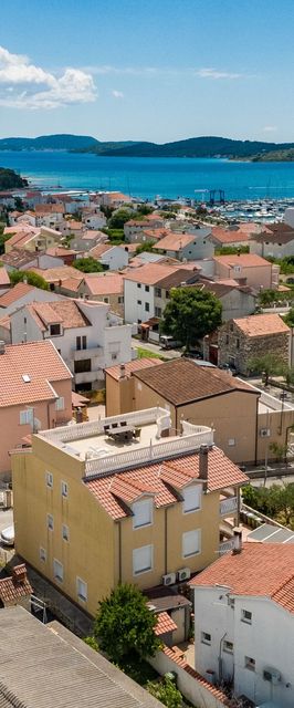 Apartmanok Parkolóhellyel Vodice - 13973
