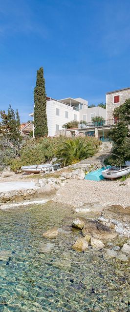 Apartments Ivanka Vis