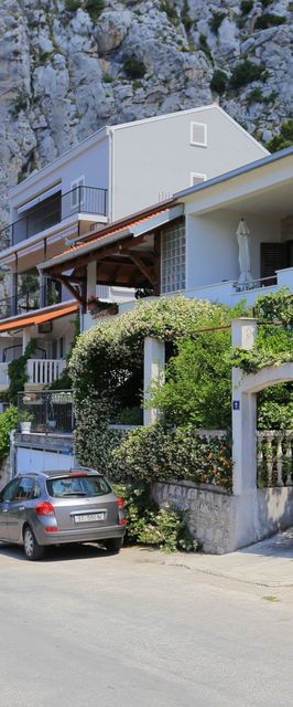 Apartmanok Parkolóhellyel Omis - 18919 Omiš