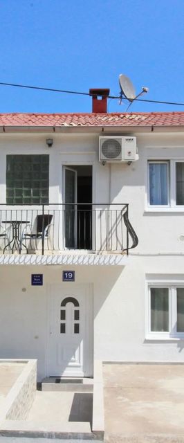 Apartmanok és Szobák Parkolóhellyel Baska Krk - 19215 Baška