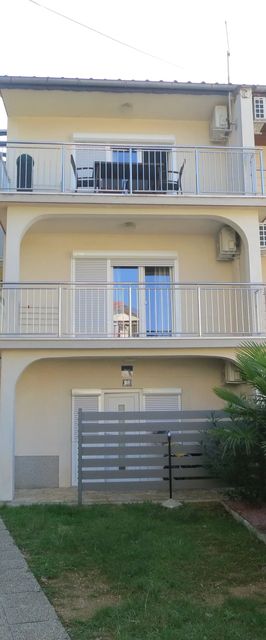 Apartmanok Parkolóhellyel Malinska, Krk - 19268 Malinska