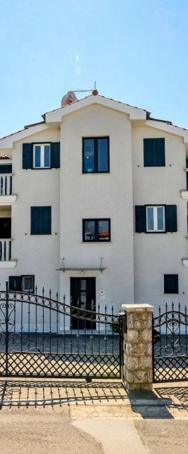 Apartments With Parking Space Vantačići, Krk - 19292 Vantačići