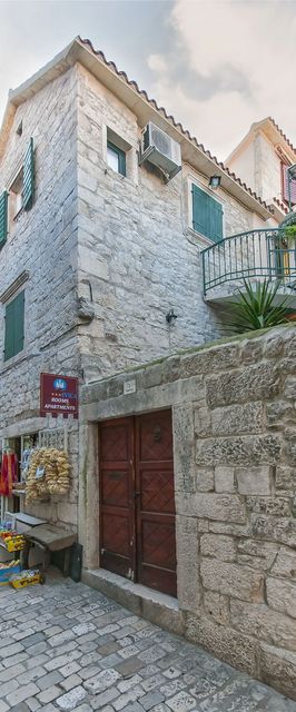 Apartment and Room Ivica Trogir