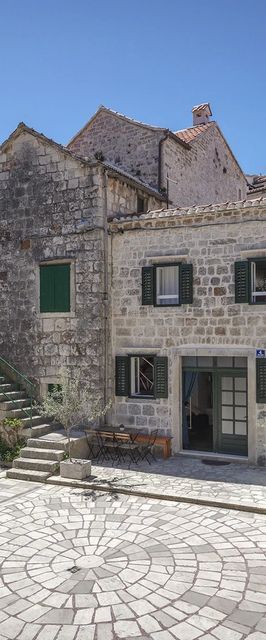 House Heritage Stari Grad