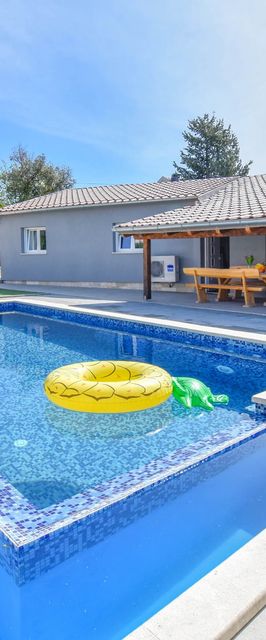 Villa Pave Pakostane