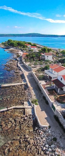 House Merica Drvenik Mali