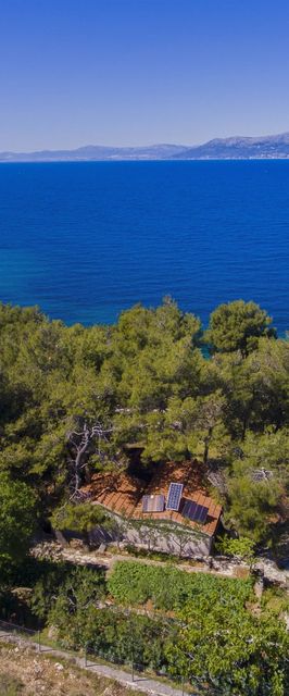 House Fisherman Postira