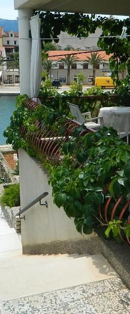 Apartments and Rooms Darinka Vrboska