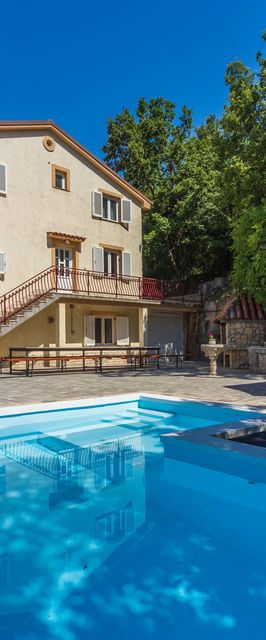 Apartments Neven Grižane