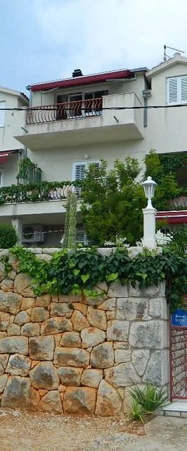 Apartment and Room Darinka Vrboska