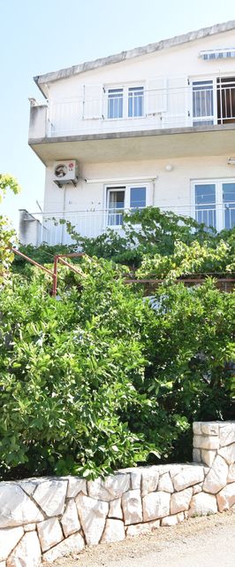 Apartments Djiko Primosten