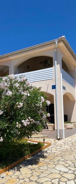 Apartments Strahija Barbat