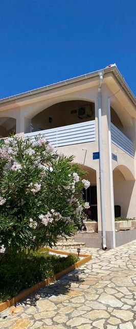 Apartments Strahija Barbat