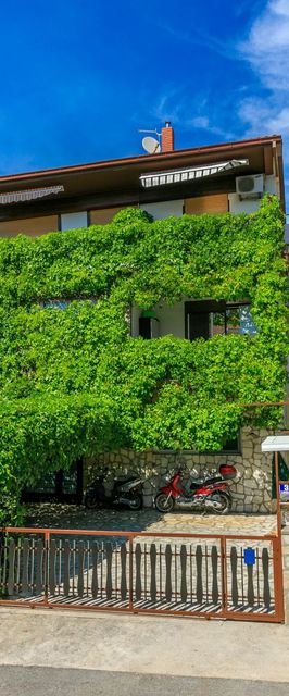 Apartment Luksi Selce