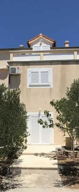 Apartments Leona Rogoznica