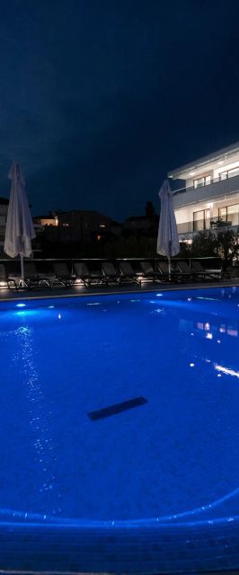 Apartments Dora Okrug Gornji