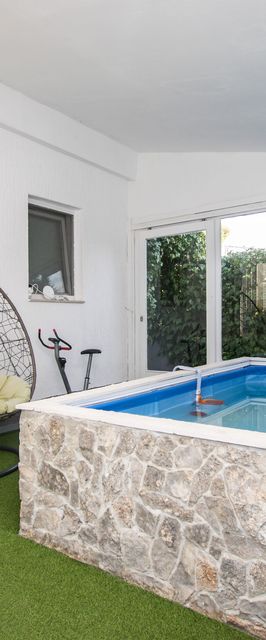 House Kala Brodarica