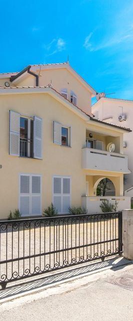 Apartmanok Parkolóhellyel Malinska, Krk - 19371 Malinska