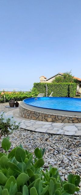 House Mikleus Lovran