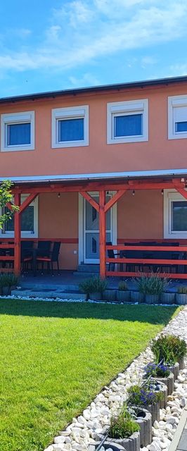 R&R Vendégház Balatonkenese