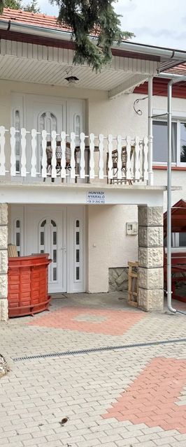 Hunyadi Nyaraló Balatonkeresztúr