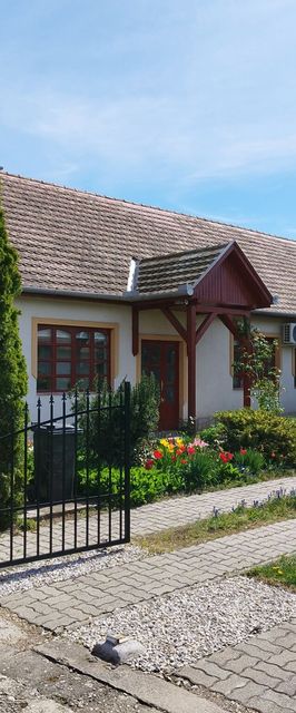 Fehér Tulipán Vendégház Poroszló