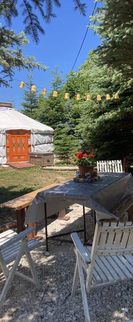 Elvonuló-tér Jurtaszállás Galambok