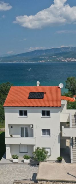 Apartment Nives Šilo