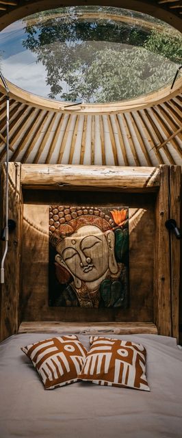 Jurta a Dunaparton Zebegény