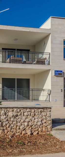 Apartment Eses Vir II