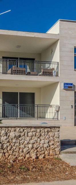 Apartment Eses Vir II