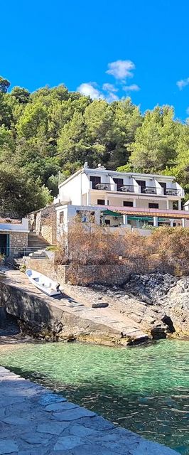 Apartments On the beach Bogomolje