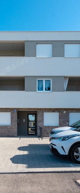 Apartment Mia Brodarica