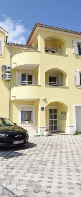 Apartments Mario Brodarica