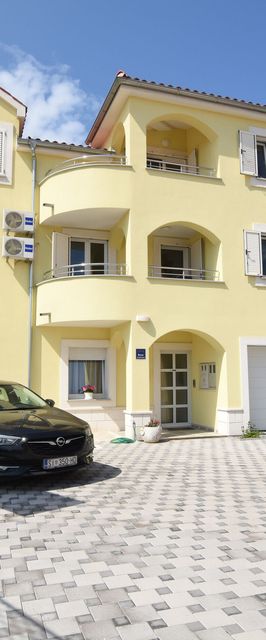 Apartments Mario Brodarica