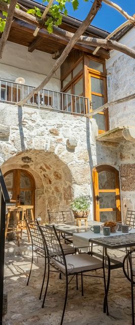 House Stara kuća-old stone house Grižane