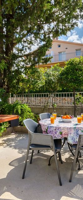 Apartment Close to the beach Stari Grad