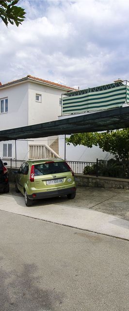 Apartment Karla 4 Supetar