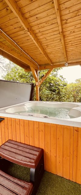 Tenkeshegyi Házikó Harkány