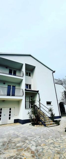 Apartments Esthera Okrug Donji