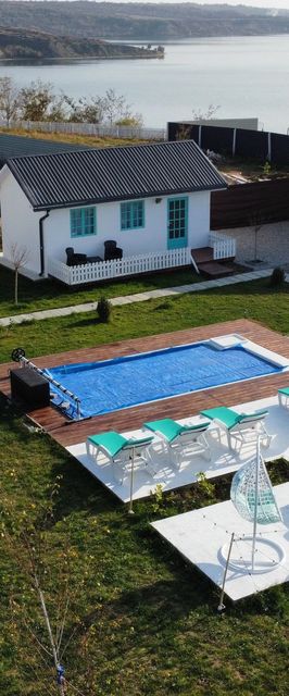 Breeze By The Lake Schitu Deleni