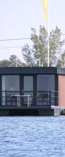 Tiszavirág Úszóház Abádszalók