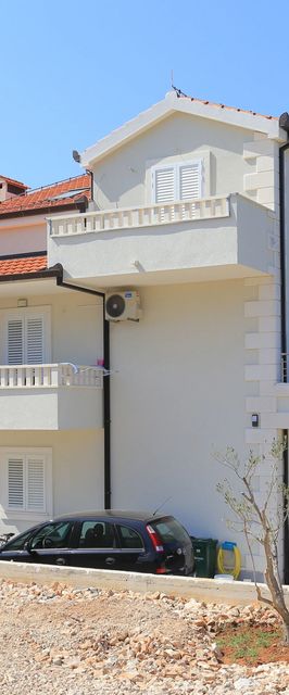 Apartmanok és Szobák Parkolóhellyel Rogoznica - 19786