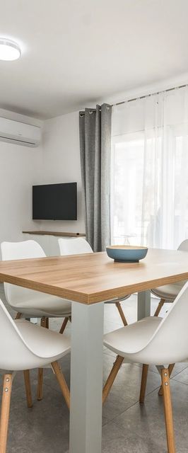 Apartmanok Parkolóhellyel Vir - 20013