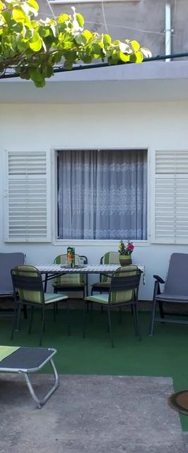 Apartmanok Parkolóhellyel Pirovac Sibenik - 20015