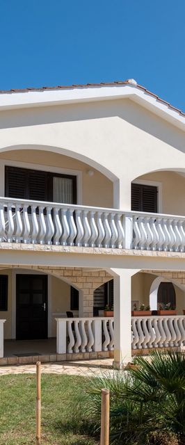 Apartmanok Parkolóhellyel Vir - 20147