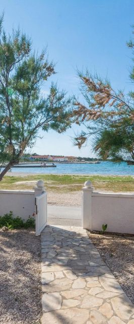 Apartmanok A Tenger Mellett Vir - 20203